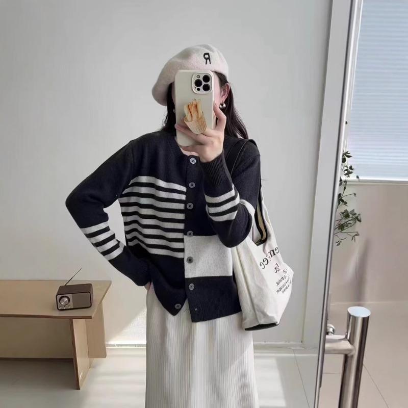 Design Sense Contrasting Color Sweater Jacket Women's Autumn and Winter New Wear Knitted Cardigan Loose Stack Top