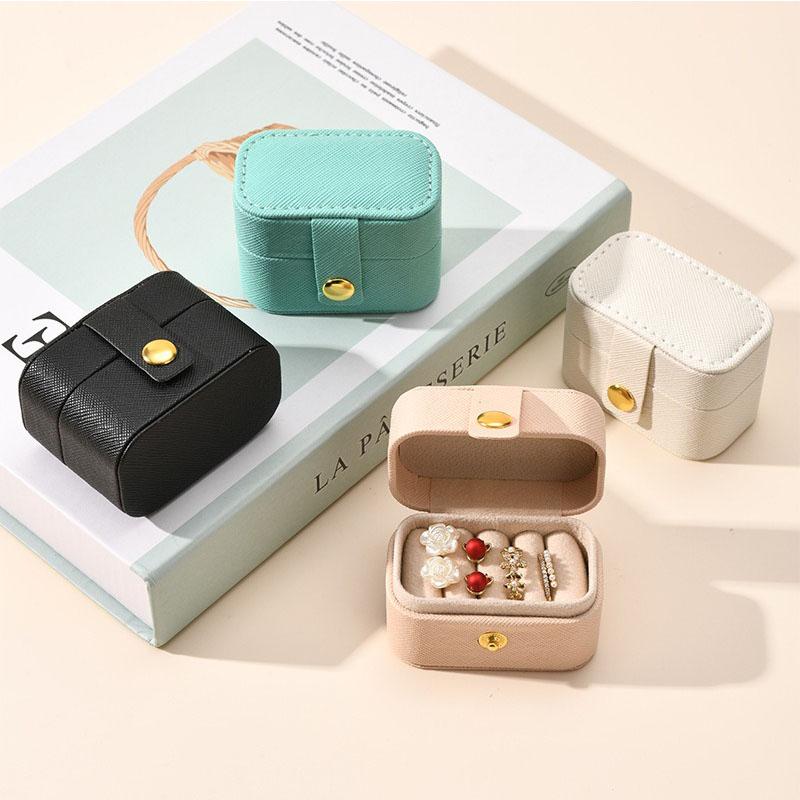 1/2 Stück Mini Tragbare Kleine Schmuckschatulle für Frauen Aufbewahrung von Schmuck Ringhalter Schmuckaussteller Organizer Displaybox SSH03