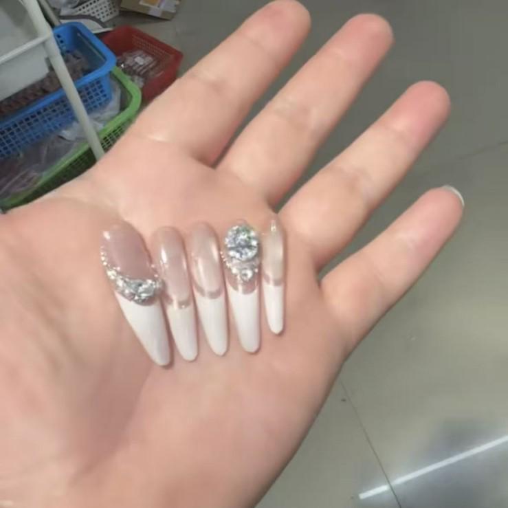 Zirconium French Cat Eye Nail Art XS