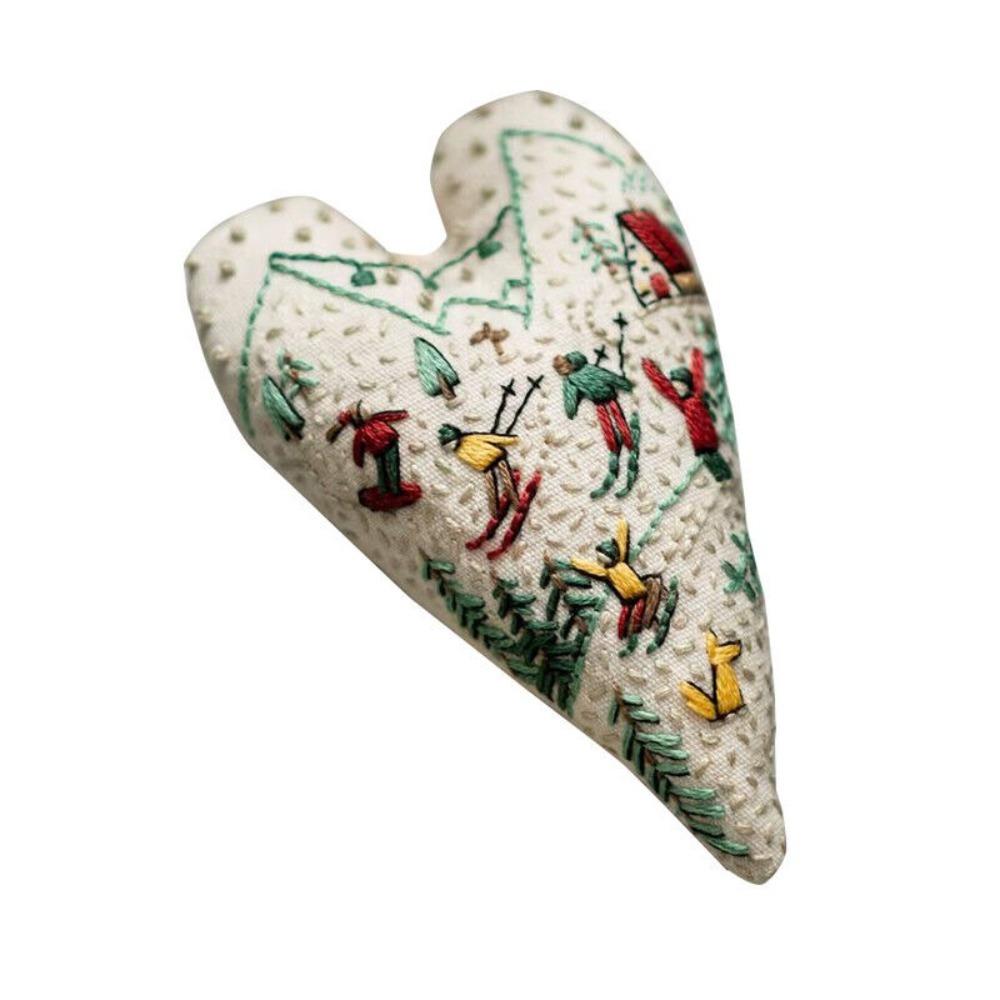 

Festival Heart Christmas Embroidery Kit Gifts with Needle and Thread Heart Cross Stitch Kit Material Package