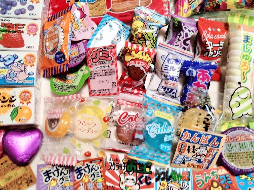 Assorted Japanese Candy Set with Shop Original Wet Wipes Great for Bulk Grab Food and Adults (120 Pieces) - Tasting, Buying, Birthdays, Surprises,
