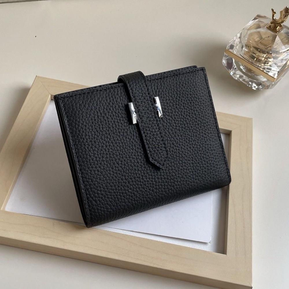 

2025 Роскошные женские кошельки из натуральной кожи Первый слой коровьей кожи Короткий кошелек H застежка Двухслойный кошелек Брендовый стиль Бумажник без логотипа чёрный
