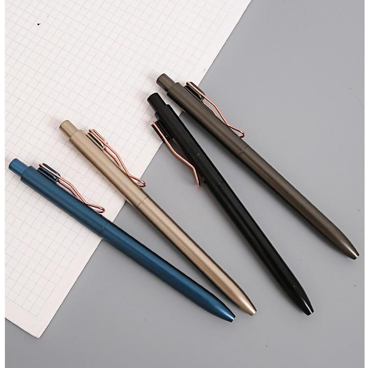 Heavy Click-Activated Q&A Pen: Premium Pocket-Sized Business Pen with Customizable Logo for Advertising and Signatures.