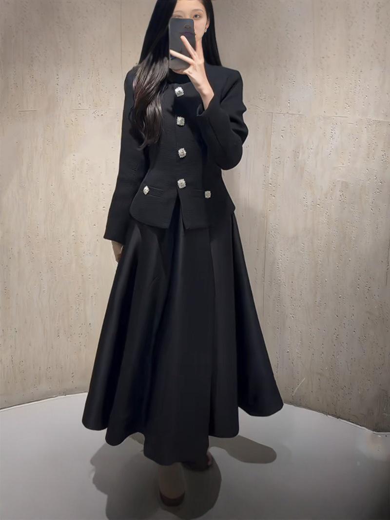 

Elegant French Black Long Skirt Suit with Large Hem - Slimming Autumn/Winter Dress for Women Medium чорний