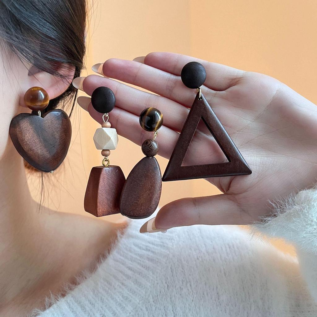 Classic Wooden Geometric Earrings: European & American Niche Design with Tiger Eye Heart & Triangle Shapes
