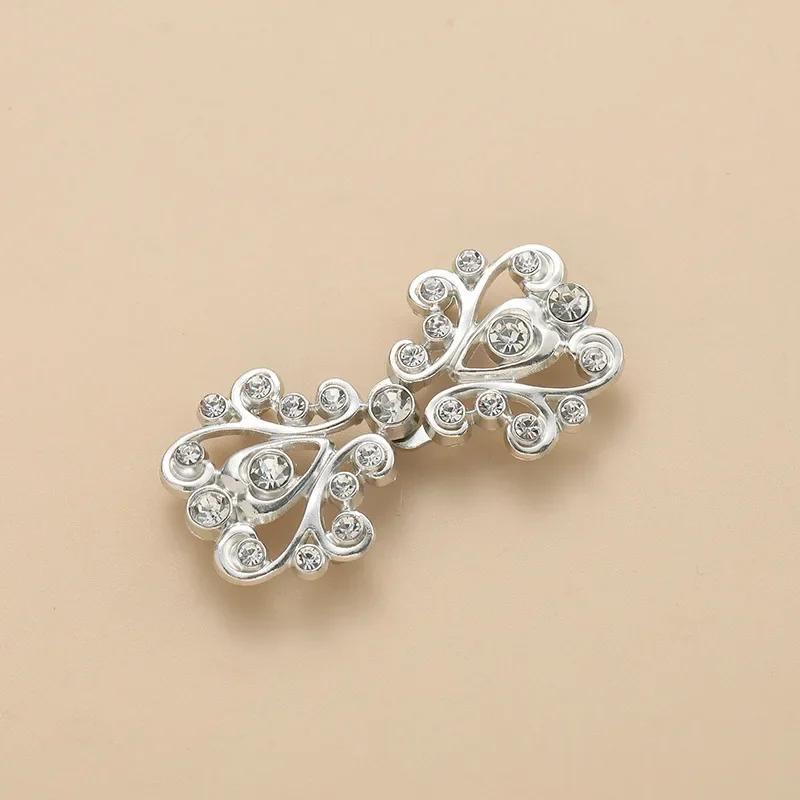 1 Pair New Brooches For Women's Clothing Cardigan Sweater Blouse Shawl Clips Shirt Collar Flower Pattern Clasps