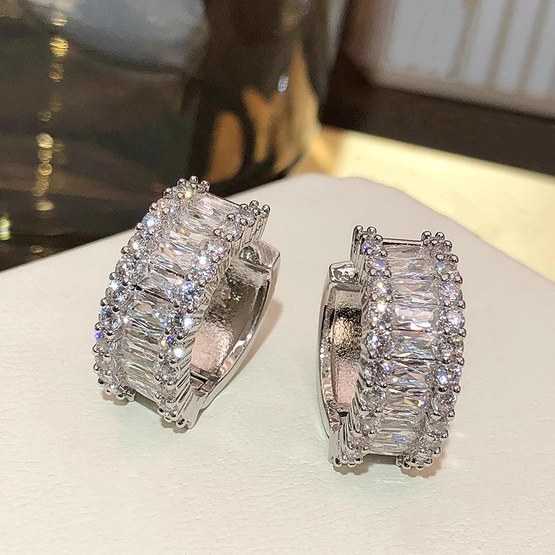 Breite Dicke Zweireihige Gemischte Konische Baguette Runde Zirkonia Creolen Silberfarben Steckerverschluss Elegante Bankett Damen Accessoires