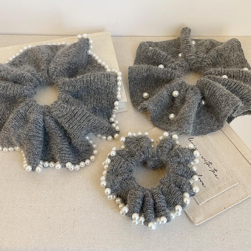 Autumn And Winter Relaxation Pearl Wool Knitted Hair Band Women'S Niche High-End Fashion Versatile Headrope Large Intestine Ring Hair Accessories