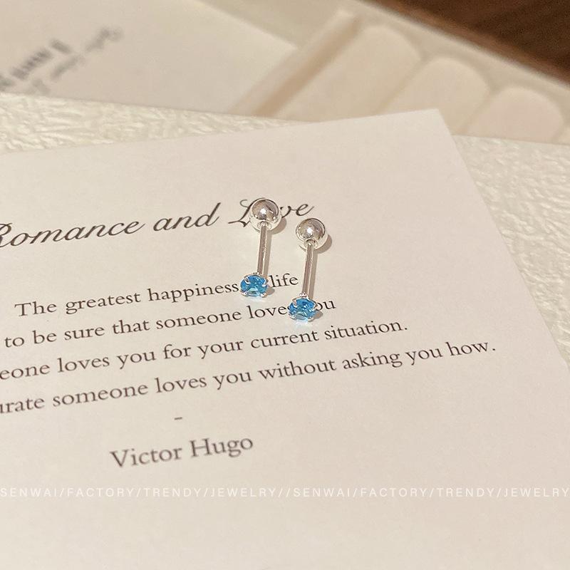 Серьги-гвоздики для проколотых мочек ушей с синими цирконами, маленькие серьги-гвоздики для ушей, популярные серьги в 2025 году