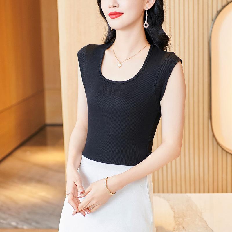 Solid Color Vest Women's Spring New Slim-fitting Undershirt with A Bottom Shirt and A Vest Pullover On The Outside.