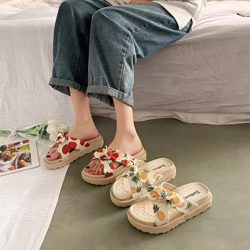 Platform sandals women's summer flat-bottomed cool slippers new fashion soft-soled beach shoes
