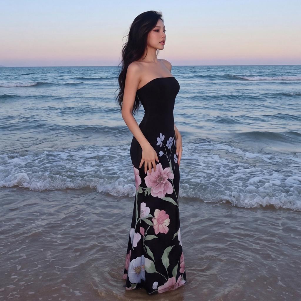 2026 European and American summer new French sexy pure desire tube top printing slim and thin temperament dress women