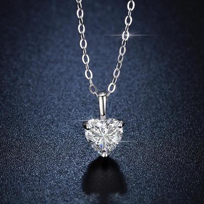 S925 Sterlingsilber Damen Minimalistische Unregelmäßige Herz 1 Karat D Farbe Moissanit Anhänger Halskette