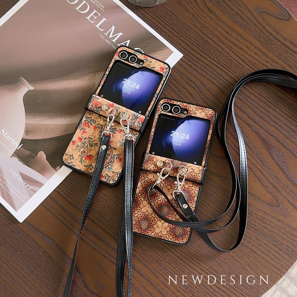 For Samsung Galaxy Z Flip7 FE 5G/Z Flip6 5G Floral Pattern PU Leather Coated PC Phone Cover with Crossbody Strap
