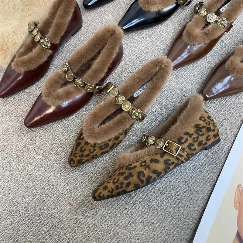 Fashion Women Boots 2025 Winter New Pointed Toe Loafers Retro British Style Warm Boots Women Casual Slip On Women Shoes Botas De Mujer