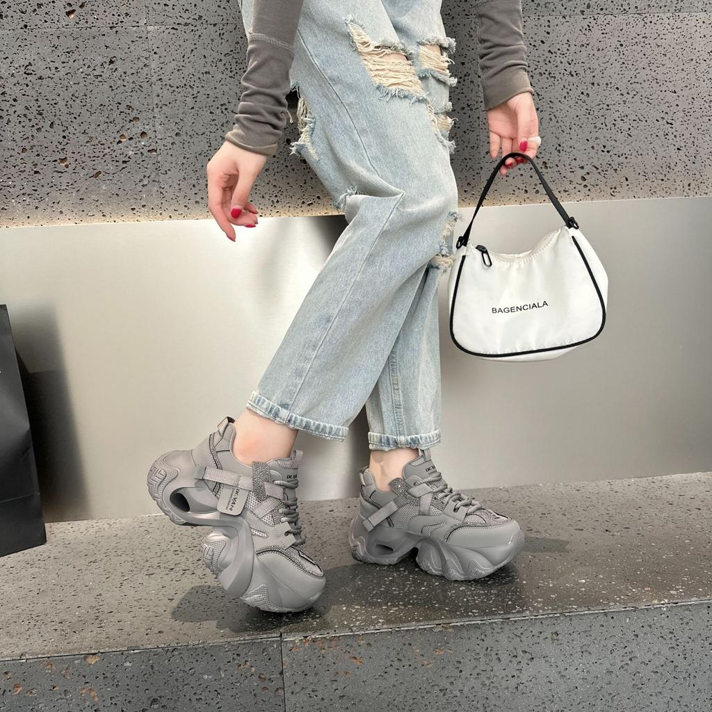 Thick-soled Internet celebrity dad shoes women's super fire tide cool lightweight soft-soled leather spring and summer breathable casual versatile s
