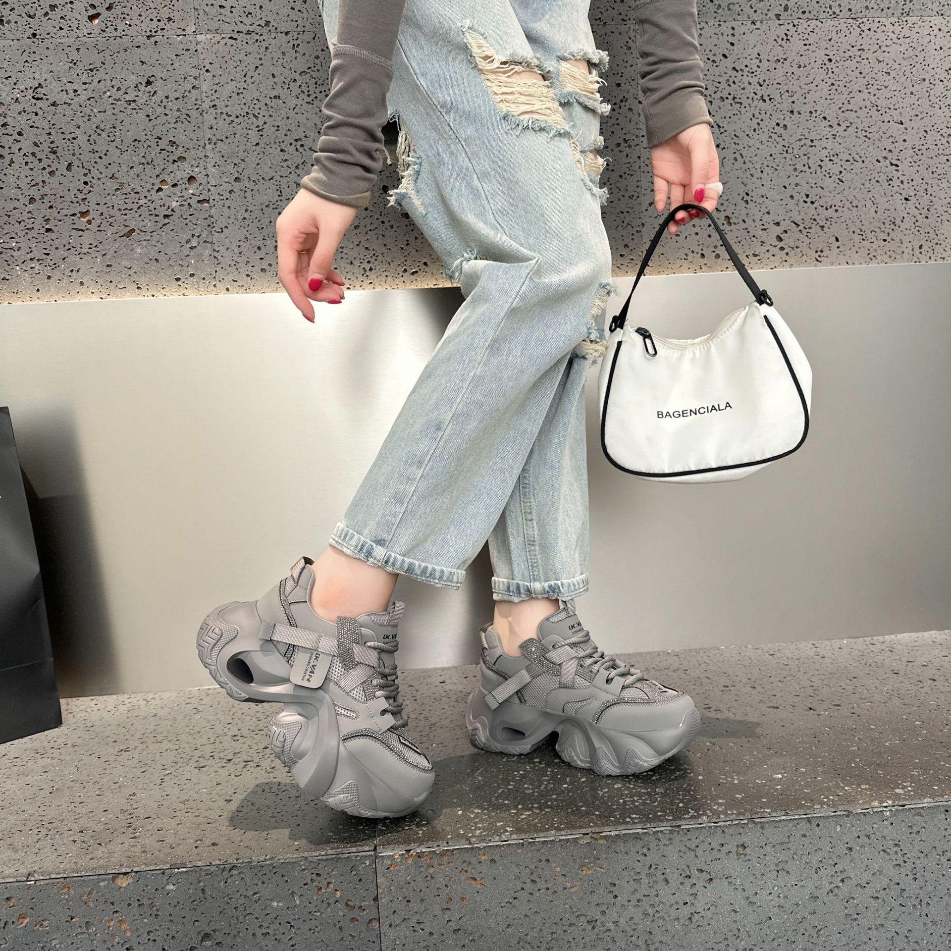 

Thick-soled dad shoes women s trendy cool and light soft-soled leather spring and summer breathable casual versatile sports shoes 35 серый