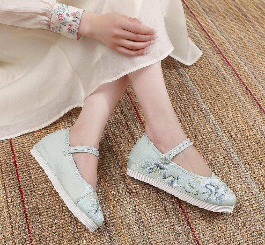 Wanqing 2024 Summer Embroidered Hanfu Women's Bow Shoes with Inner Lift