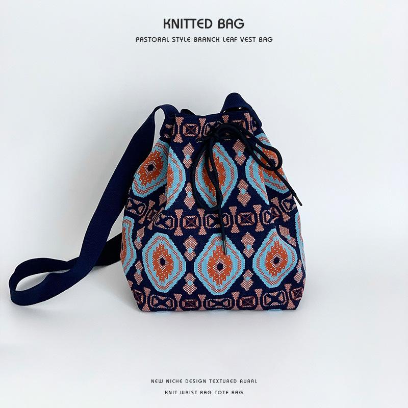 Axelremsväska Trendig och Mångsidig Hinkväska Multifunktionell Snörväska Enkel Axelväska