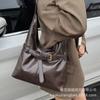 Retro bag women's large capacity 2025 new autumn and winter versatile simple shoulder bag popular commuter tote bag this year