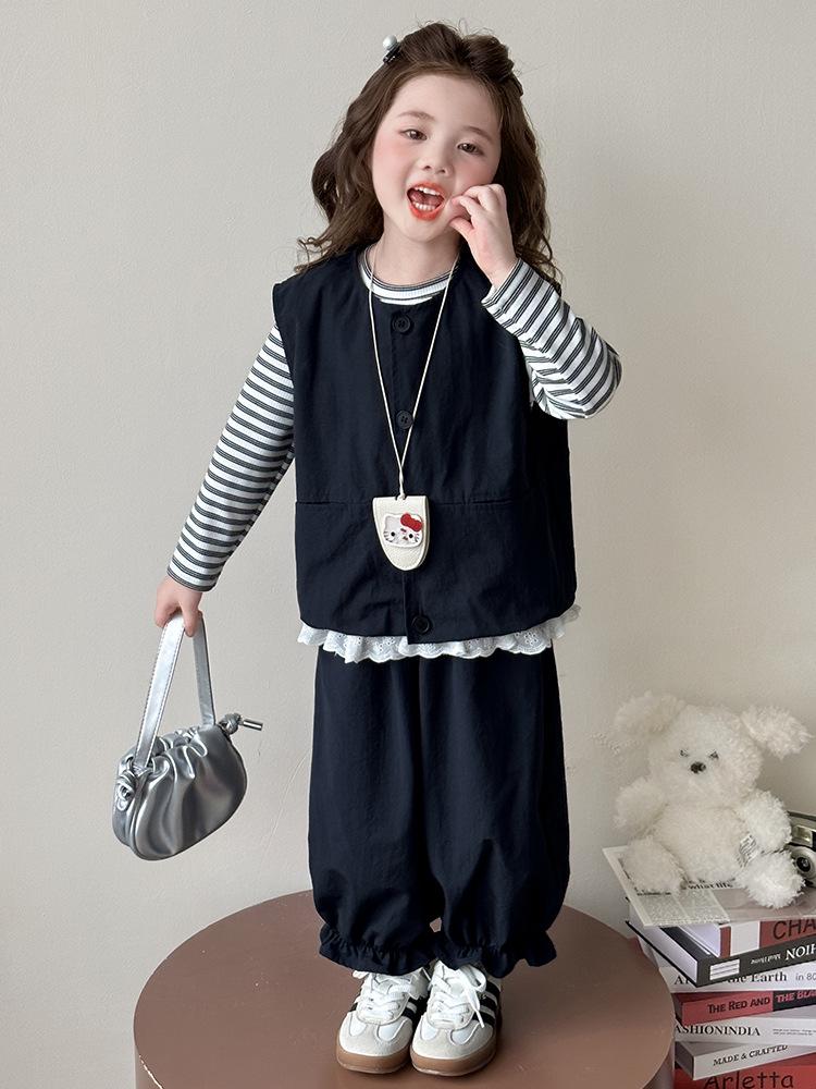 Girls' Korean Style Autumn Vest Three-Piece Outfit: Trendy, Casual, and Beautiful