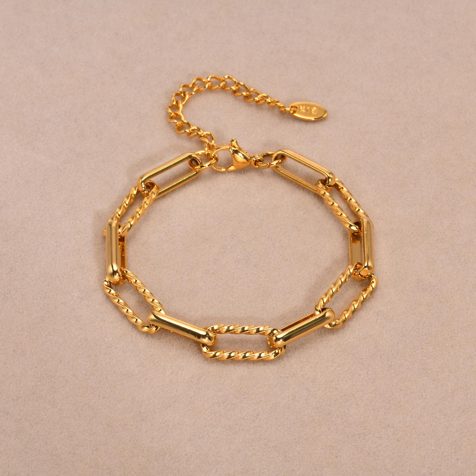 

Dainty Heart-shaped Bracelet for Women,Stainless Steel Waterproof Oval Handmade Chain Bracelet, Charm Jewelry Gift