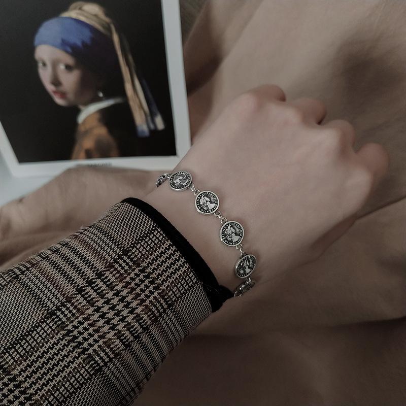 Korean Retro Figure Bracelet for Women: Trendy, Versatile, and Simple Hip Hop Accessory for Students.