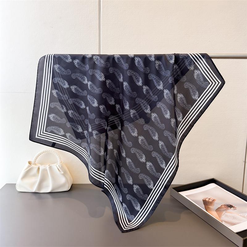 European and American silk scarves are versatile, high-end cashew print simulation silk square scarf, shawl neck small square scarf, headscarf, scarf