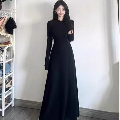 Elegantes Schwarzes A-Linien-Kleid mit langen Ärmeln - Herbst/Winter 2026 Französische Schlanke Passform Damenmode