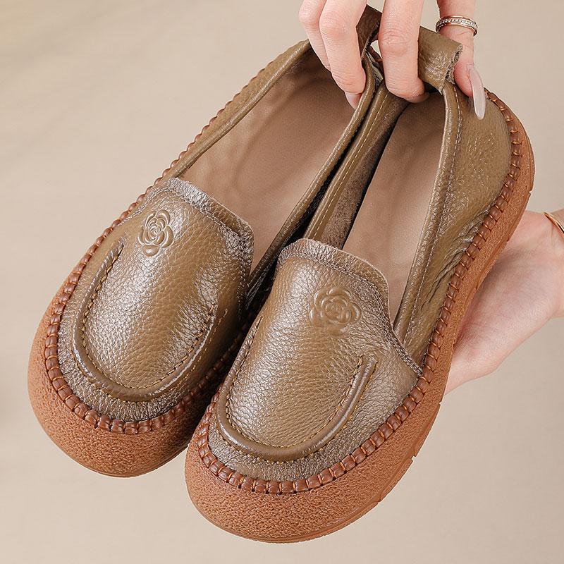 Fashion New authentic leather slip on flats women's ancient perforated breathable moccasins woman exquisite embossed rose loafers shoes