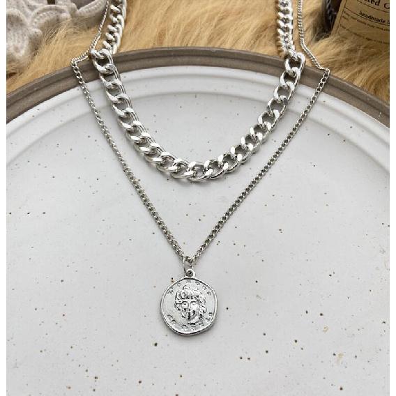 C194 Jewelry Multi-layer Portrait Round Pendant Necklace Fashion Trend Necklace