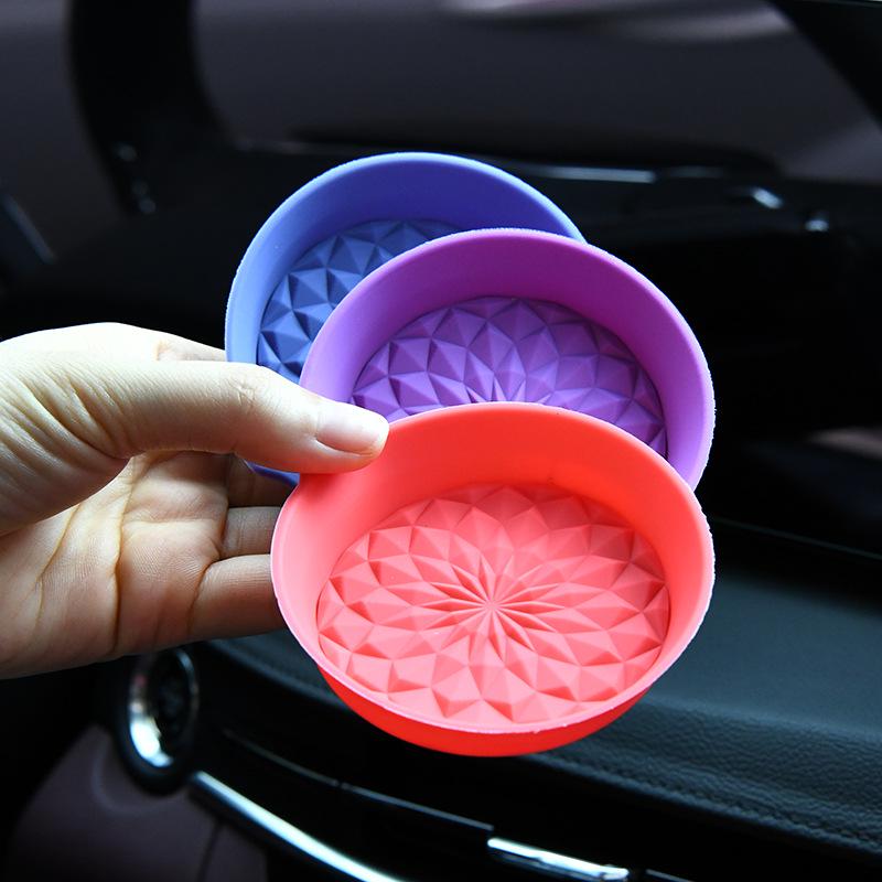 Silicone Rhombus Car Cup Holder Mat: Non-Slip and Heat-Resistant Coaster