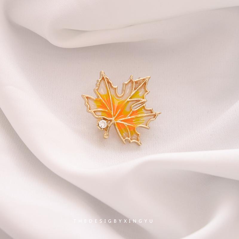 Broche Elegante de Pérola Dourada e Espiga de Trigo: Acessório Versátil e de Alta Qualidade para Mulheres