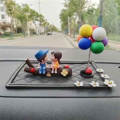 Décoration de Voiture Mignon Dessin Animé Couples Figurine Figurines Ornement Ballon Accessoires Tableau de Bord Intérieur Auto Pour Filles