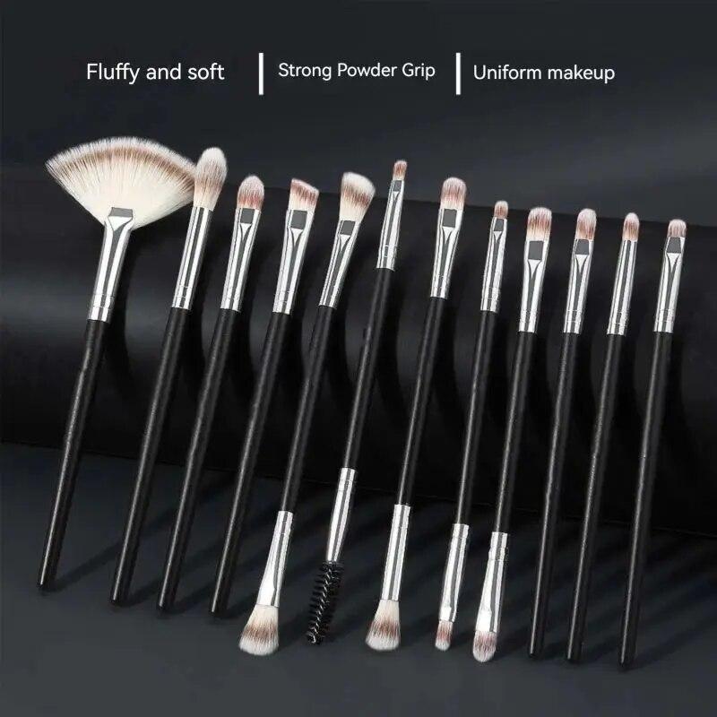 

Набор из 12 женских кистей для макияжа, не оставляющих ворсинок и не имеющих запаха, не вызывающих раздражения или повреждений кожи, инструменты для красоты для макияжа лица, растушевывающие естественно чёрный