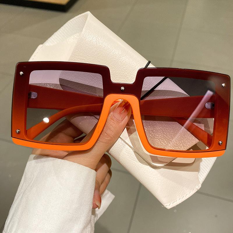 Luxury Brand Designer Square Oversized Sunglasses Women For Female Fashion Vintage Punk Sun Glasses Rivet Elegant Pink Shades