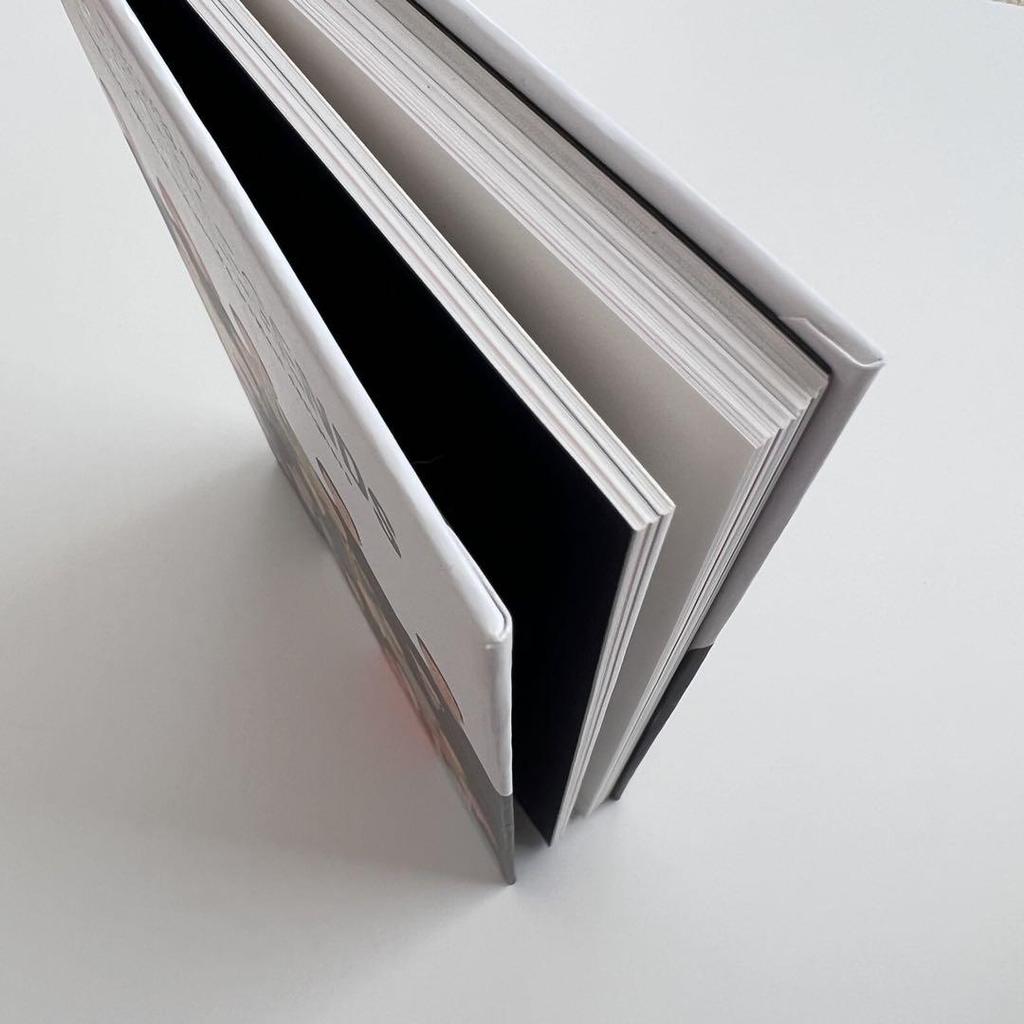 [USED] The lives of 50 FASHION LEGENDS