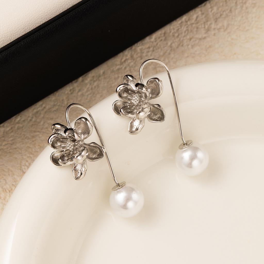 Super Fairy Exquisite Sweet Flower Pearl Earrings Women'S Fashion Temperament Beautiful Personality Advanced Sense Earrings
