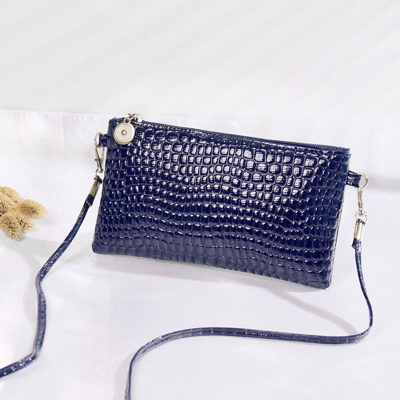 Crocodile Pattern Small Square Bag Women's Japanese and Korean Coin Bag Holding One shoulder Crossbody Bag Patent Leather Key Mobile Coin Wallet