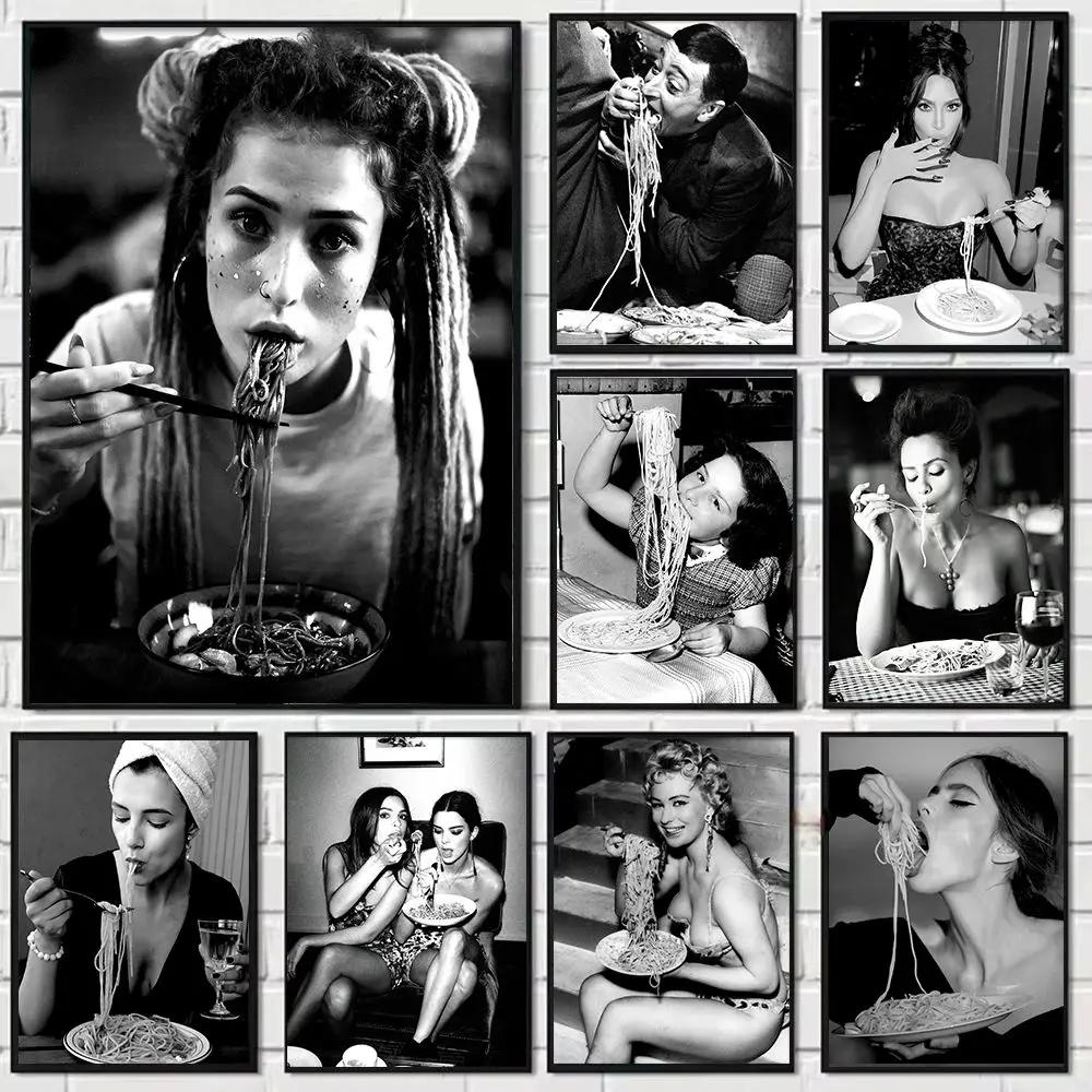 Retro Art Black and White Picture Italian Style Girls Eating Pasta Together Picture Home Room Restaurant Decoration