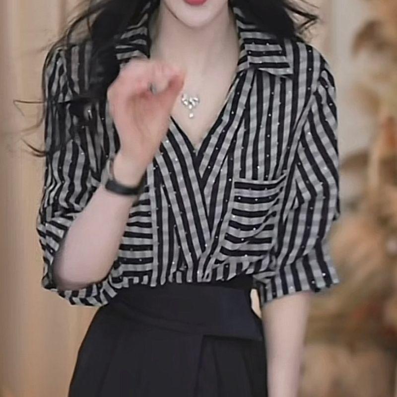 Korean Design Hot Diamond Plaid V-neck Pocket Shirt Women Summer New Versatile Fashion Top