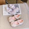 Outono 2025 Sapatos de Princesa com Laço de Pérola para Meninas - Sola Macia, Couro de Bico Quadrado para Crianças Pequenas e Médias