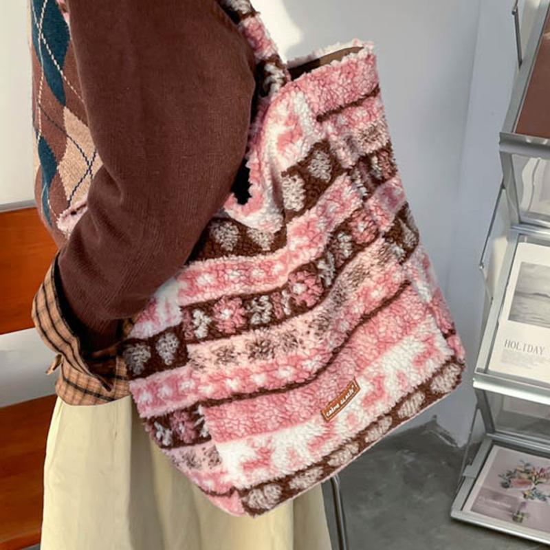 Plush bag women's large-capacity winter new casual simple high-value fashion commuter bag