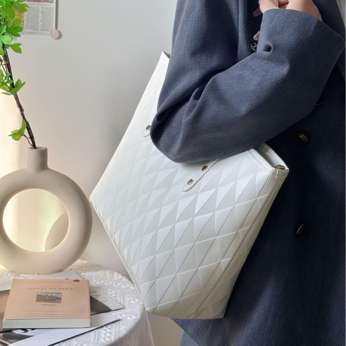 

Tote Bag for Women 2024 New Large Capacity Commuter Bag Summer Casual Versatile Shoulder Bag College Student Class Bag білий