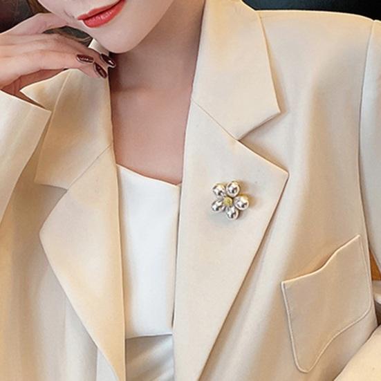Elegant blomstersløyfebrosje Lett jakkeslagsnål