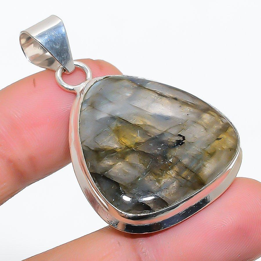 

Labradorite Gemstone 925 Solid Sterling Silver Jewelry Pendant 1.77 SU-10233