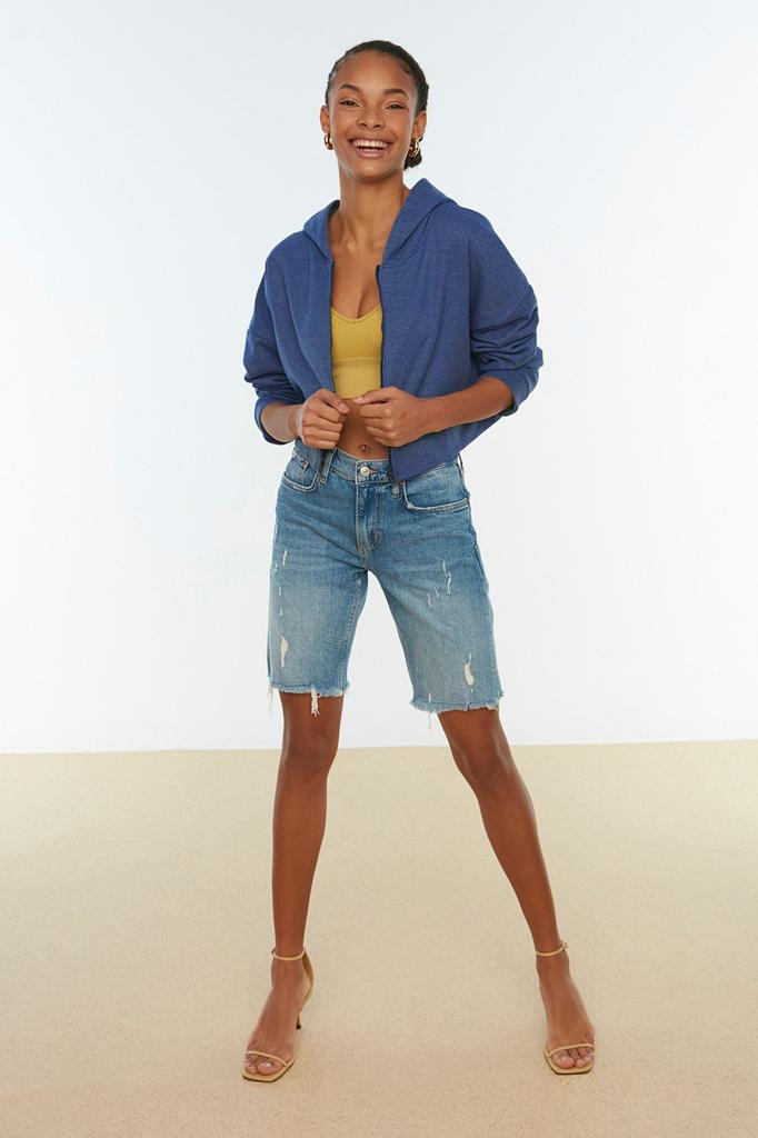 Women's Fashionable Stylish Sweatshirt Black Basic Zippered Hooded Crop Thick Inside Fleece Knitted Sweatshirt