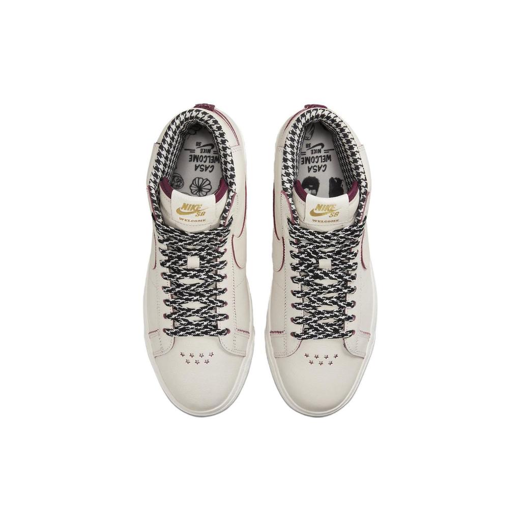 Baskets Homme Welcome Skateboarding x Nike Zoom Blazer Mid SB Casa Welcome Madrid Homme Crème Voile Betterave Sombre FQ0795-100