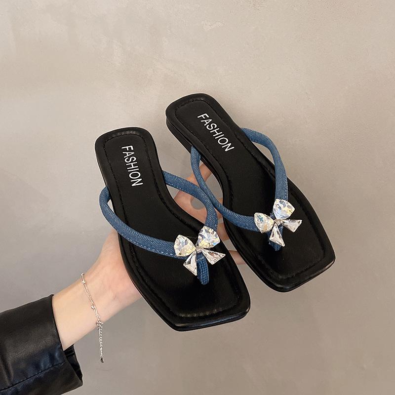 Mezzanine cool slippers women's summer fashion outer flip-flops silver flat-bottomed slippers women's rhinestone cold slippers