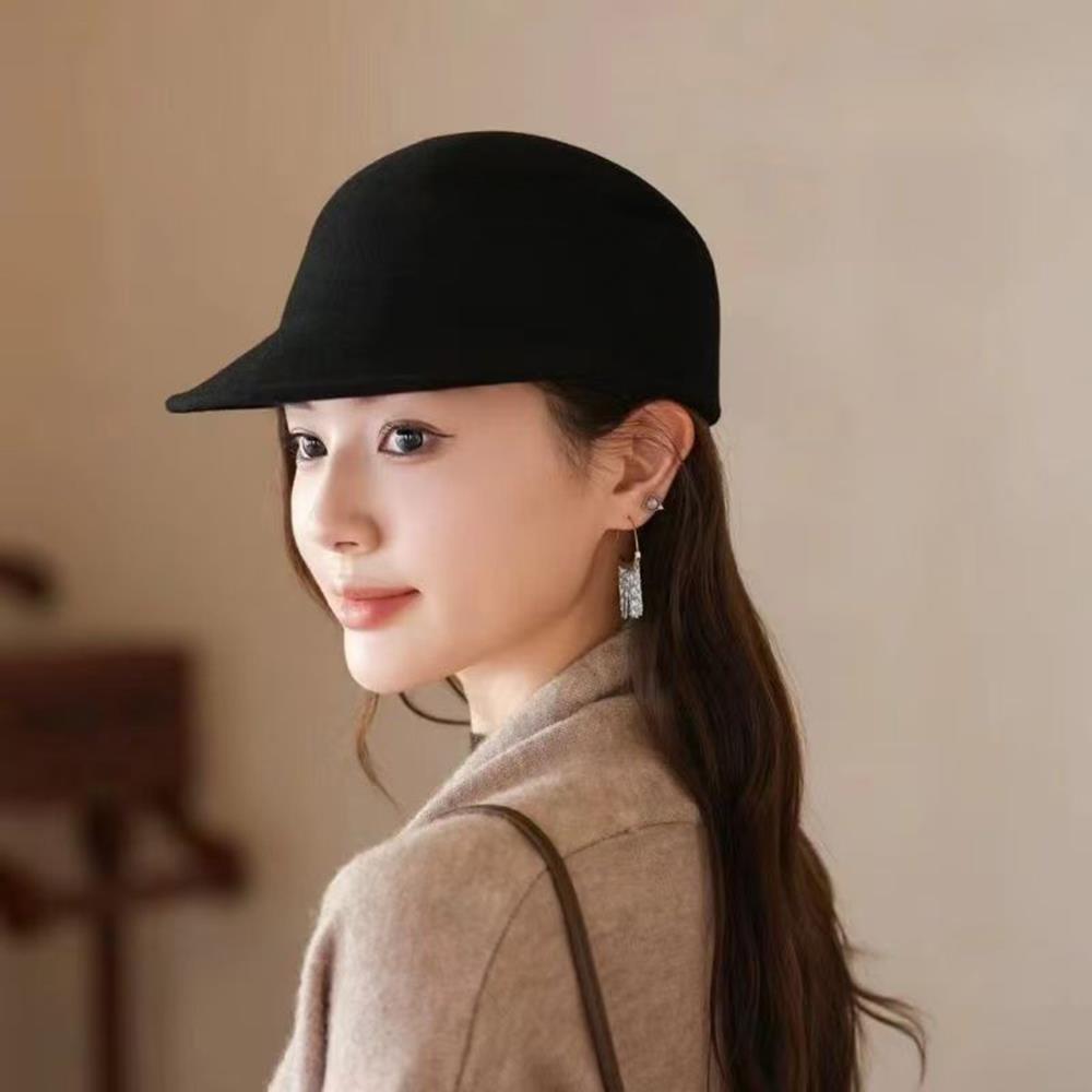 2026 Women's Pure Wool Equestrian Fedora Hat Winter Wool Felt Classic Short Brim Service Hats Outdoor British Leisure Visors Cap
